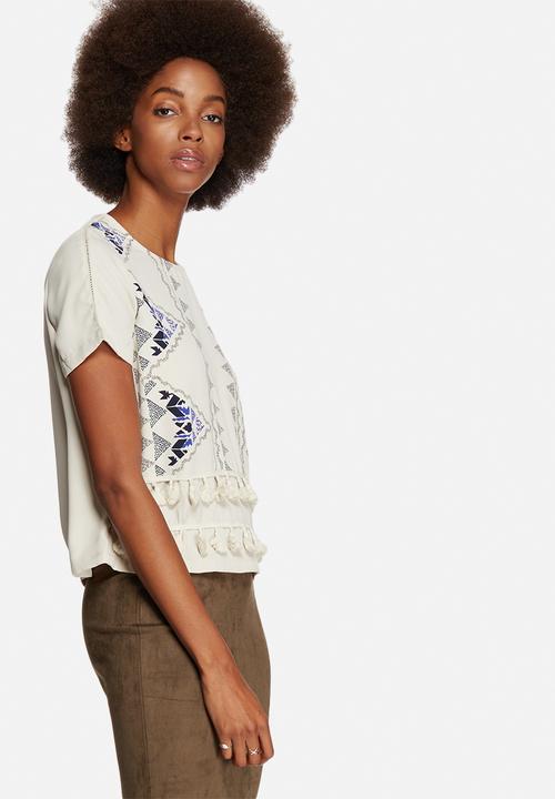 Vero Moda - Dolly Lin Tassle Top