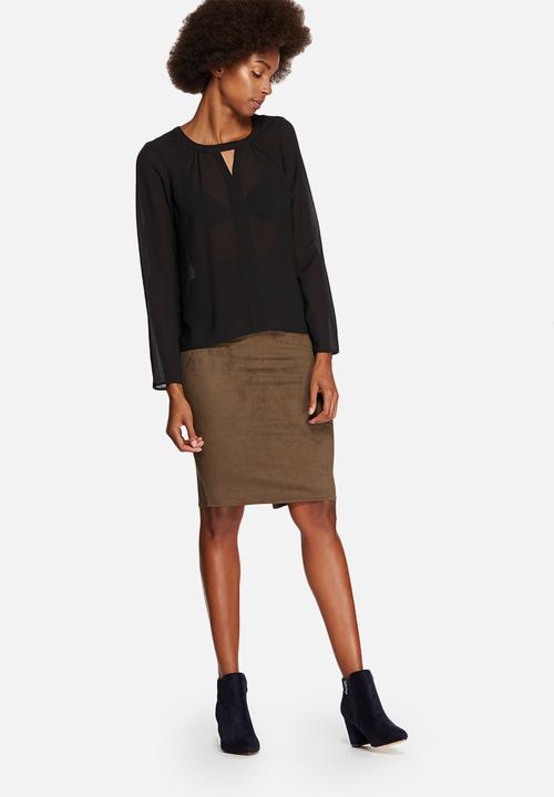 Vero Moda - Velma V-Cut Blouse