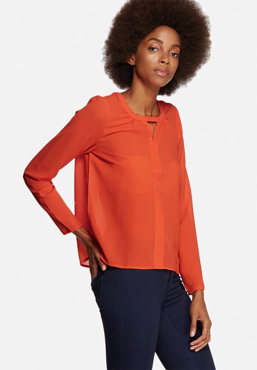 Vero Moda - Velma V-Cut Blouse