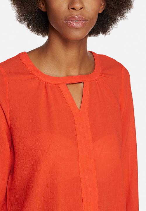 Vero Moda - Velma V-Cut Blouse