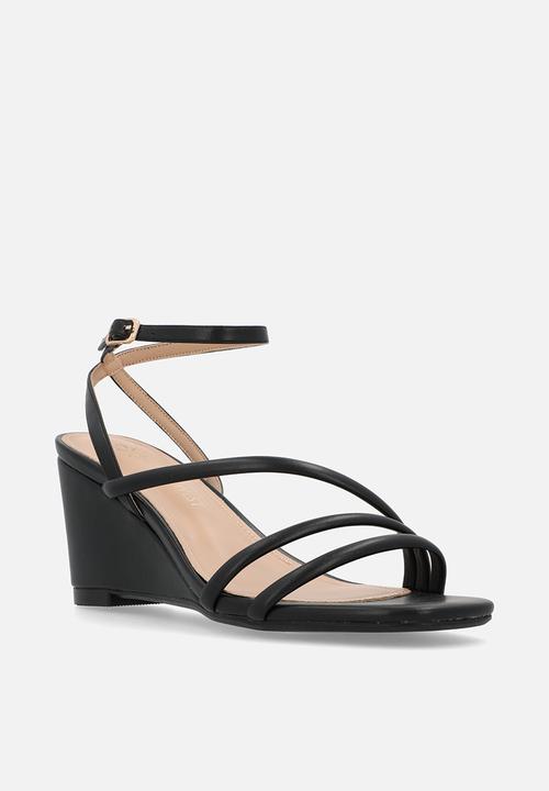 Nine West - June ankle strap wedge heel - black