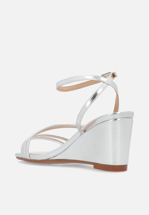 Nine West - June ankle strap wedge heel - silver