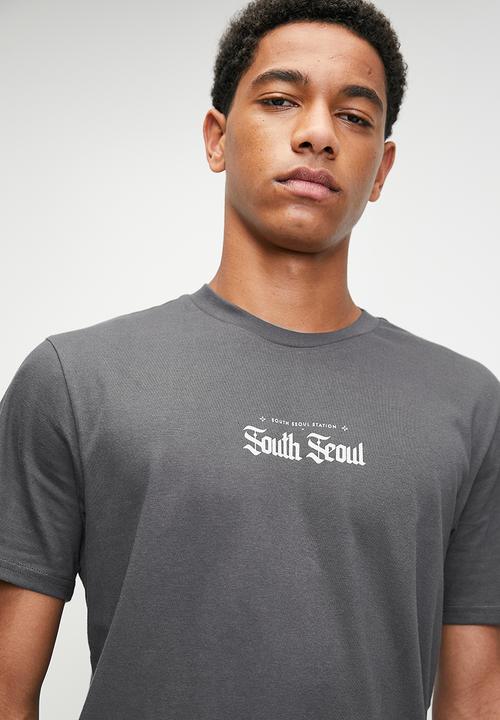 STYLE REPUBLIC - Relaxed Fit Embossed Print Tee - Mid Grey