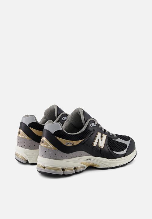 New Balance  - 2002R - black 