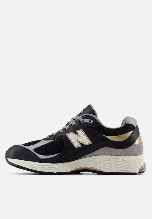 New Balance  - 2002R - black 