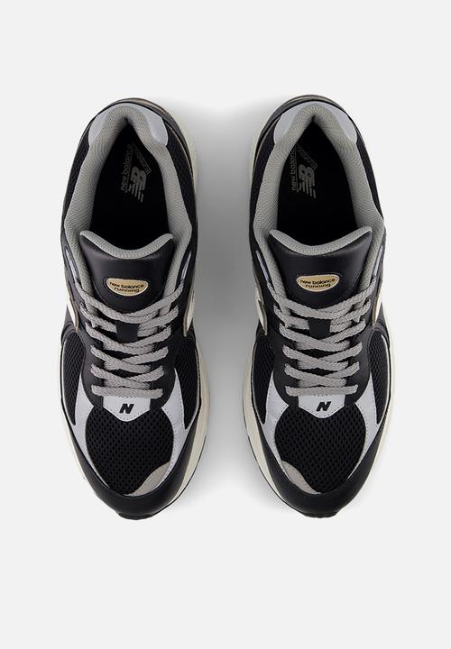 New Balance  - 2002R - black 