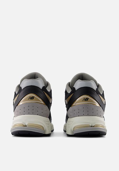 New Balance  - 2002R - black 