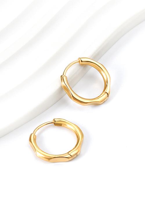 Zoe on Trend - Faceted hoop designer earring - gold