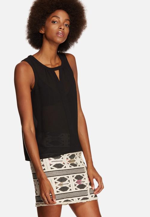 Vero Moda - Velma V-Neck Top