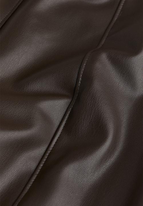H&M - Coated crease-front leggings - brown