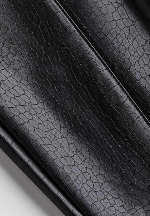 H&M - Coated crease-front leggings - black