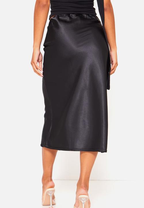 PrettyLittleThing - Black Satin Bias Cut Midi Skirt - Black