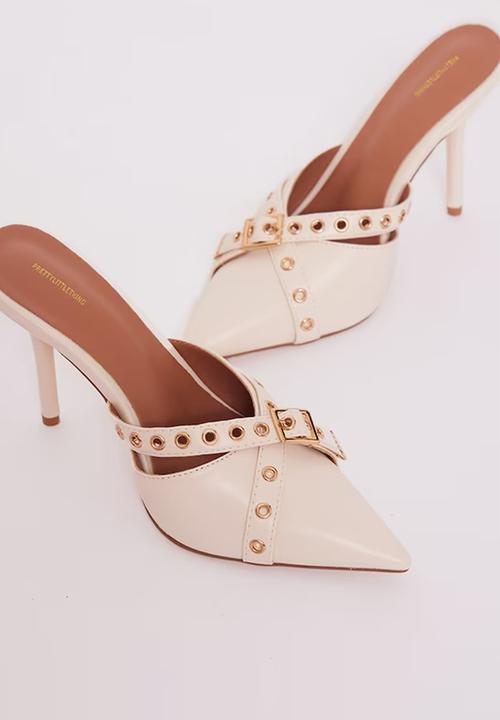PrettyLittleThing - Beige pu point toe eyelet heeled mules - beige