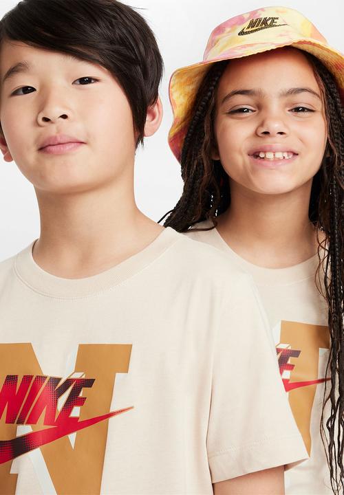 Nike - K Nsw Tee Futura Hbr short sleeve nl - Sanddrift