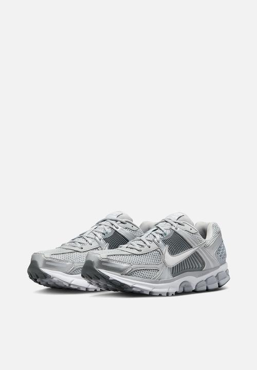Nike - Zoom Vomero 5