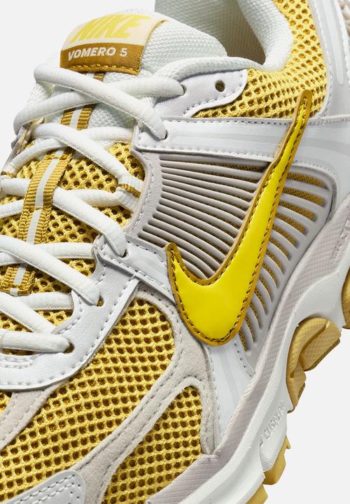 Nike - Zoom Vomero 5