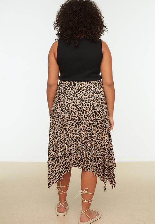 Trendyol - Plus asymmetrical animal pattern knitted skirt - brown