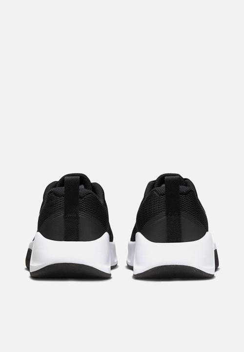 Nike - Mc trainer 3 - black/white