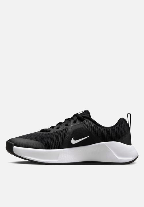 Nike - Mc trainer 3 - black/white