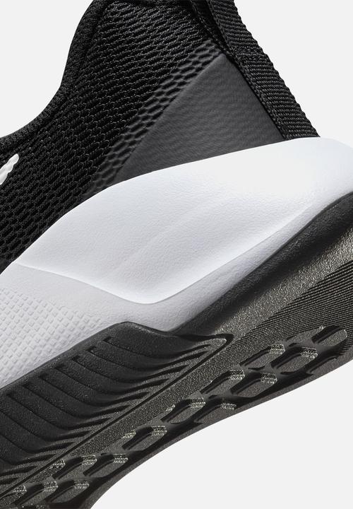 Nike - Mc trainer 3 - black/white