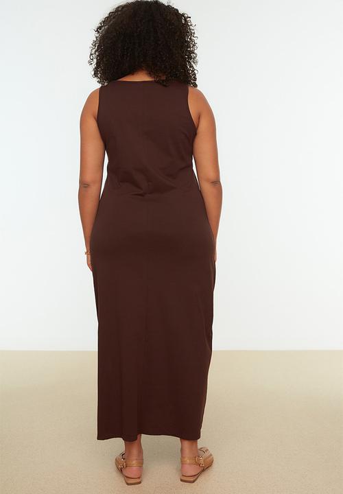 Trendyol - Plus shift crew neck slit knitted dress - dark brown