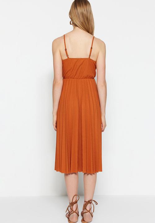 Trendyol - Waist opening knit dress - brown