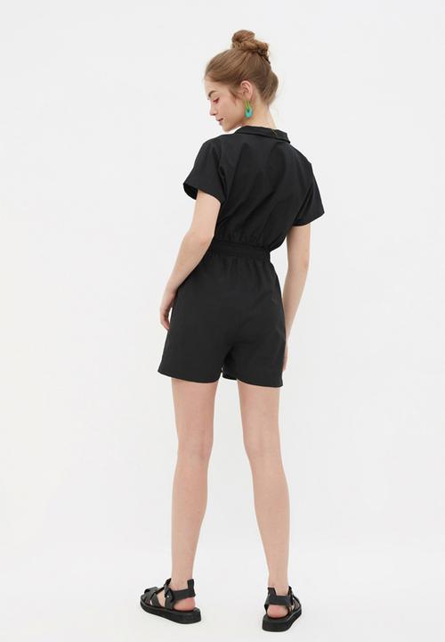 Trendyol - Elastic Waist Mini Woven Mini Jumpsuit - Schwarz