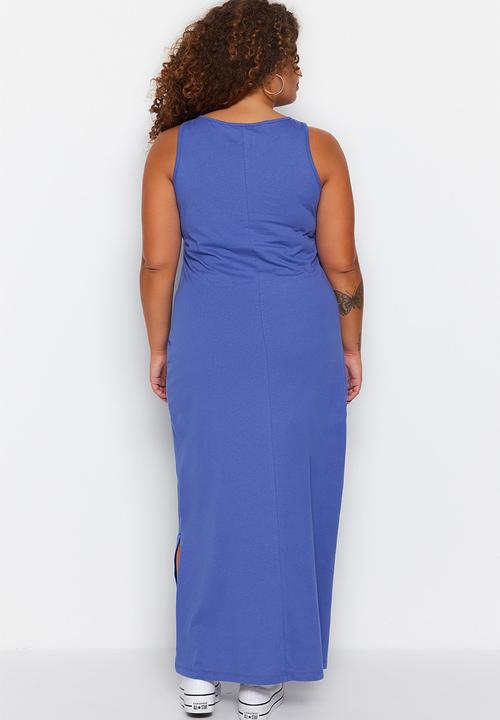 Trendyol - Plus straight cut slit knitted dress - blue