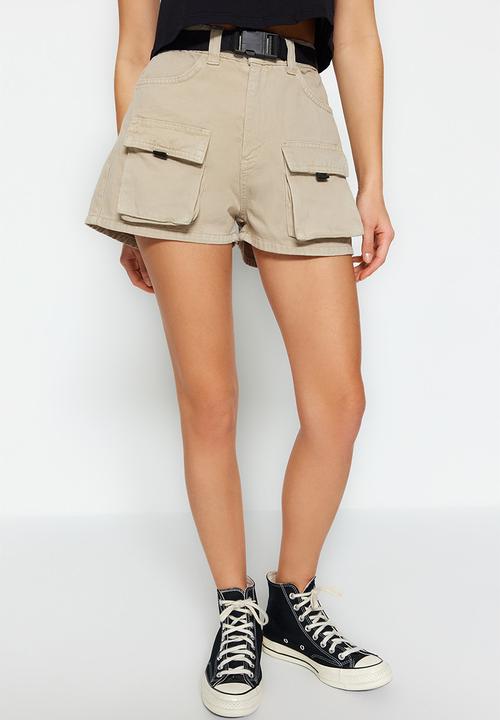 Trendyol - Cargo bermuda shorts - beige