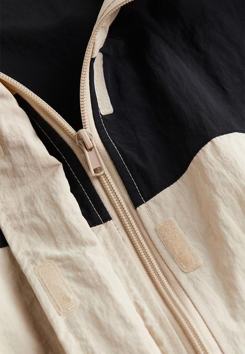 H&M - Nylon windbreaker - light beige block-coloured