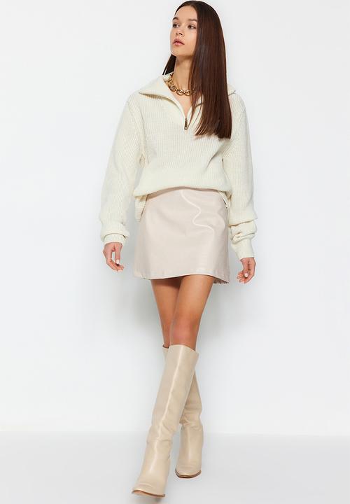 Trendyol - Faux leather mini woven skirt - beige