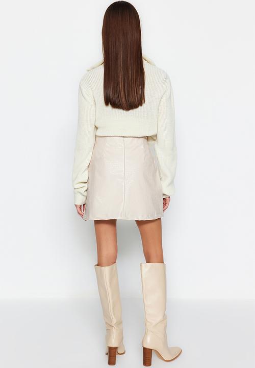 Trendyol - Faux leather mini woven skirt - beige