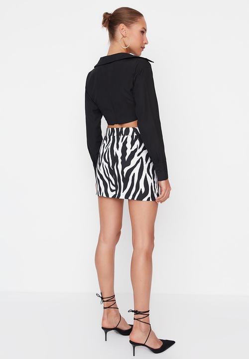 Trendyol - Animal pattern belt mini skirt - schwarz