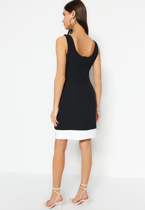 Trendyol - Stripe detailed fitted mini dress - black