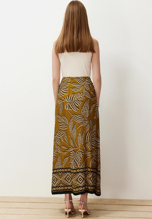 Trendyol - Slit patterned maxi woven skirt - light khaki