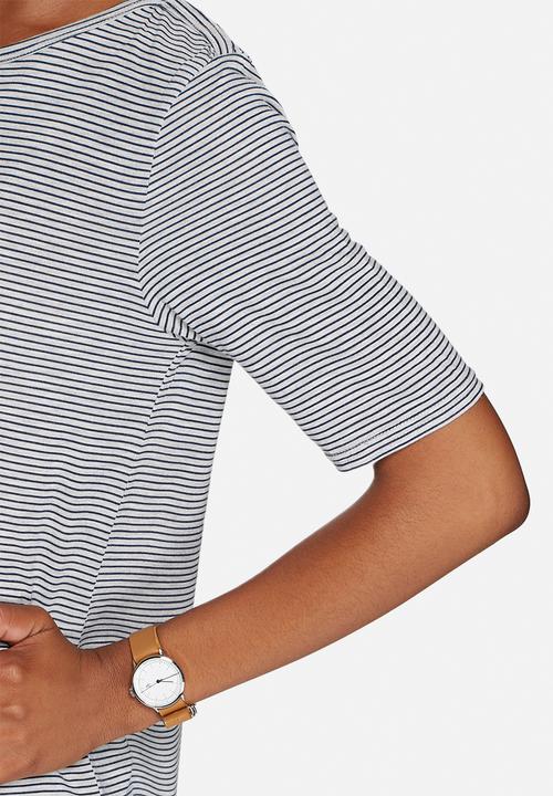 Jacqueline de Yong - Laban Tee