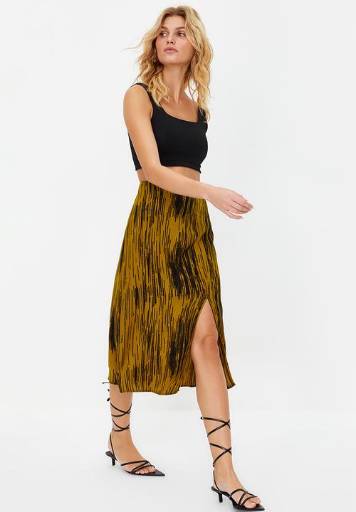 Trendyol - Slit detail viscose fabric patterned midi woven skirt - mustard