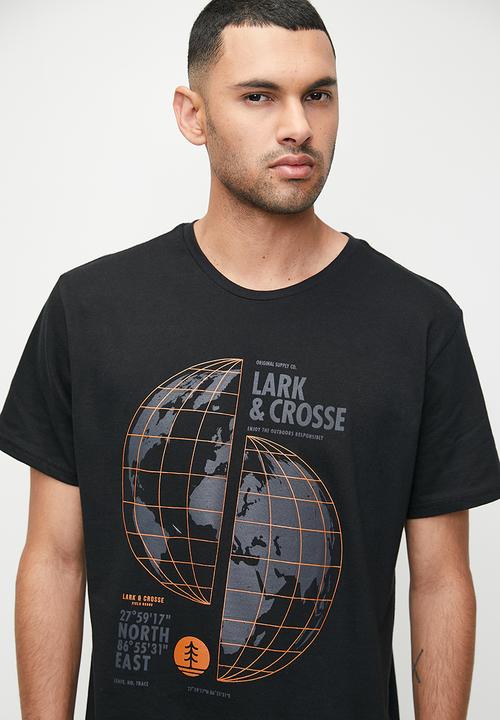 Lark & Crosse - Regular Fit Embossed Crew Neck Print - Black