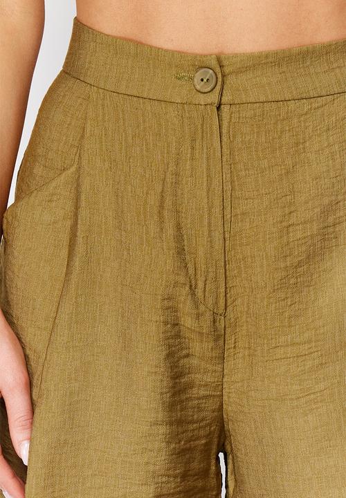 Trendyol - Pocket detailed linen look shorts - khaki