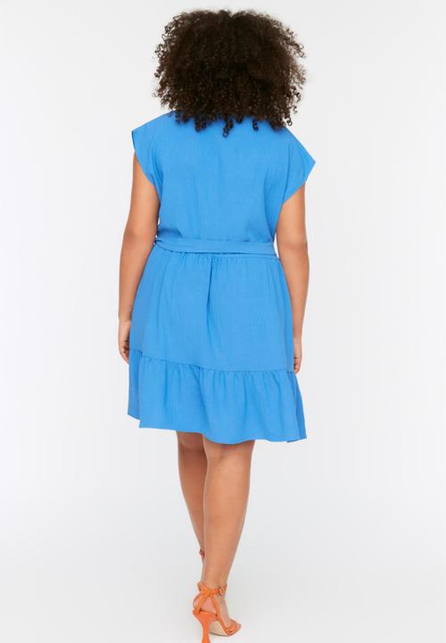 Trendyol - Plus belted woven dress - indigo