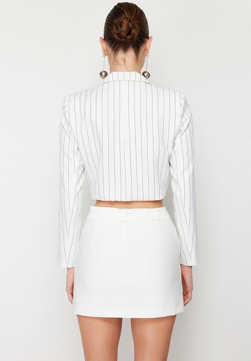Trendyol - Slit detailed belt mini shorts skirt - white