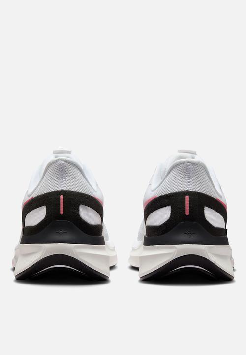 Nike - Structure 25
