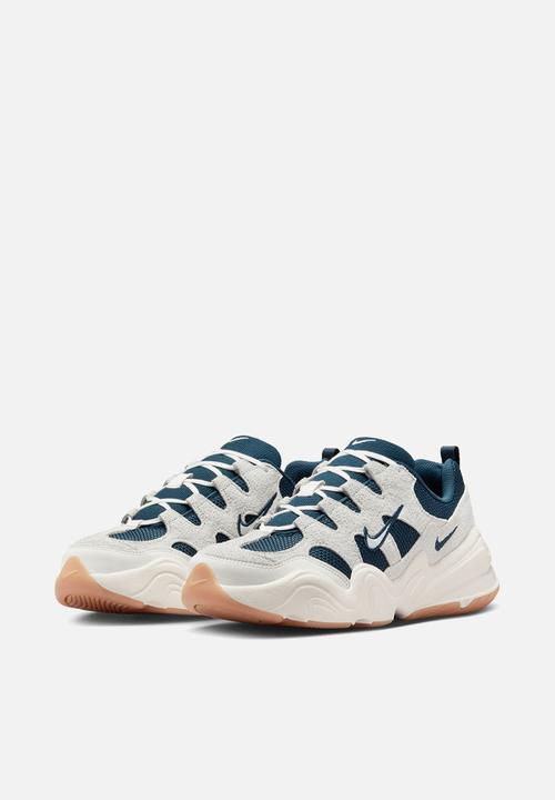 Nike - Tech Hera