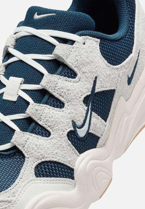 Nike - Tech Hera