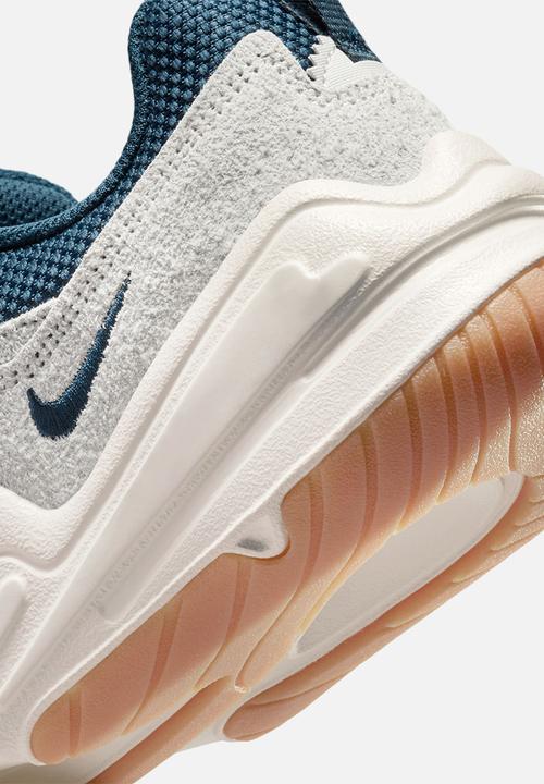 Nike - Tech Hera