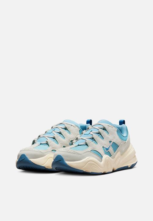 Nike - Tech Hera