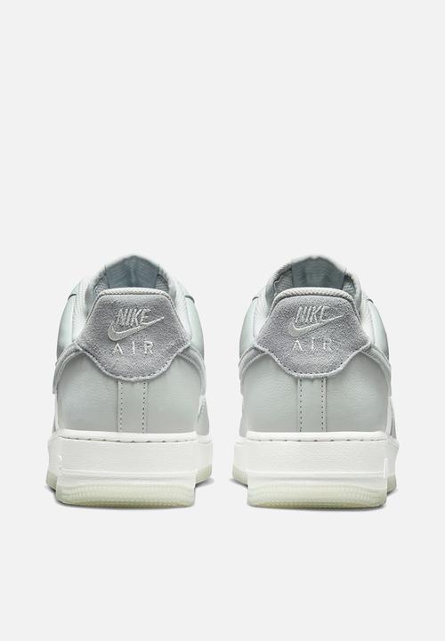 Nike - Air Force 1 '07 LV8