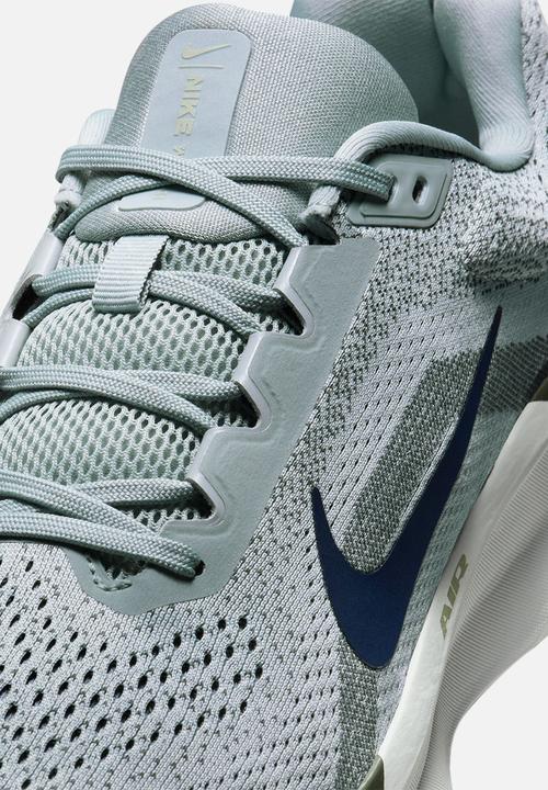 Nike - Winflo 11