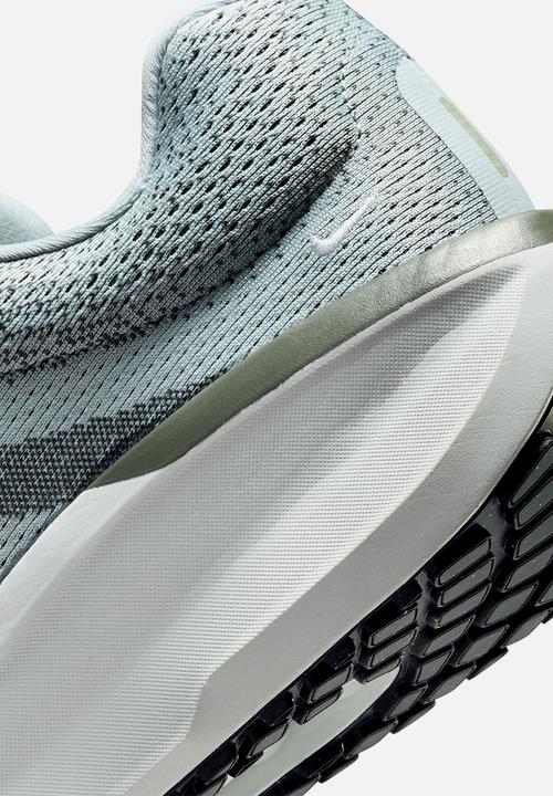 Nike - Winflo 11