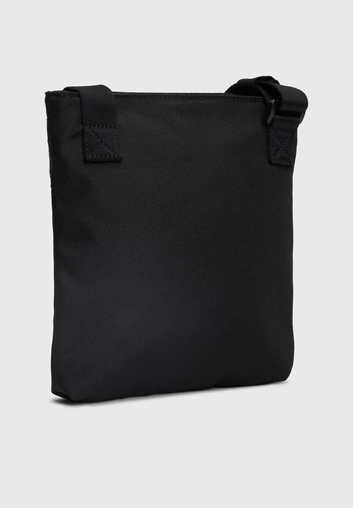 Calvin Klein - Sport Essentials Flatpack18 M - Black